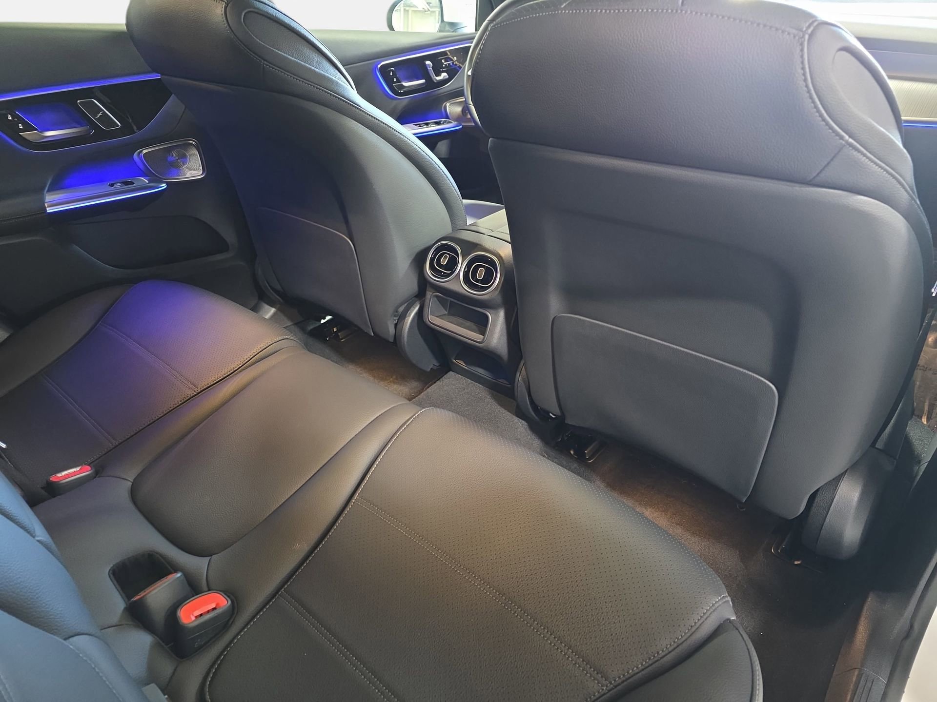 Certified 2025 Mercedes-Benz GLC 300 4MATIC image 11