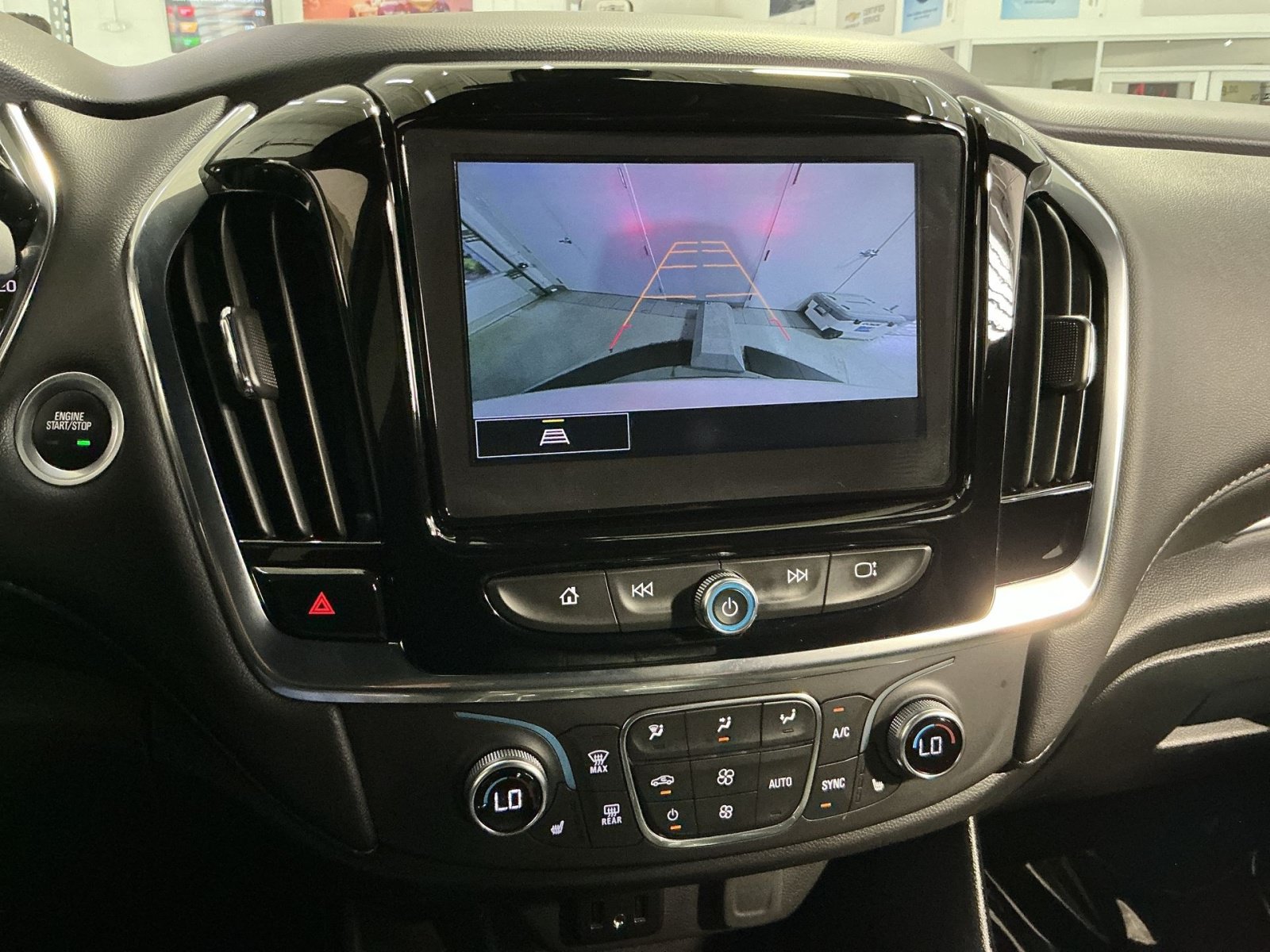 Used 2023 Chevrolet Traverse LT AWD/4WD image 20