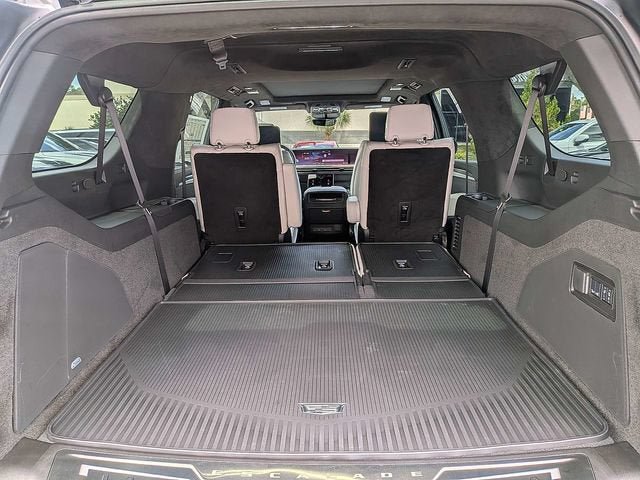 New 2026 Cadillac Escalade ESV Platinum Sport w/ LPO, ONYX Package AWD/4WD image 14