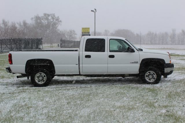 Used 2007 Chevrolet Silverado 2500 W/T w/ Heavy-Duty Power Package AWD/4WD image 6