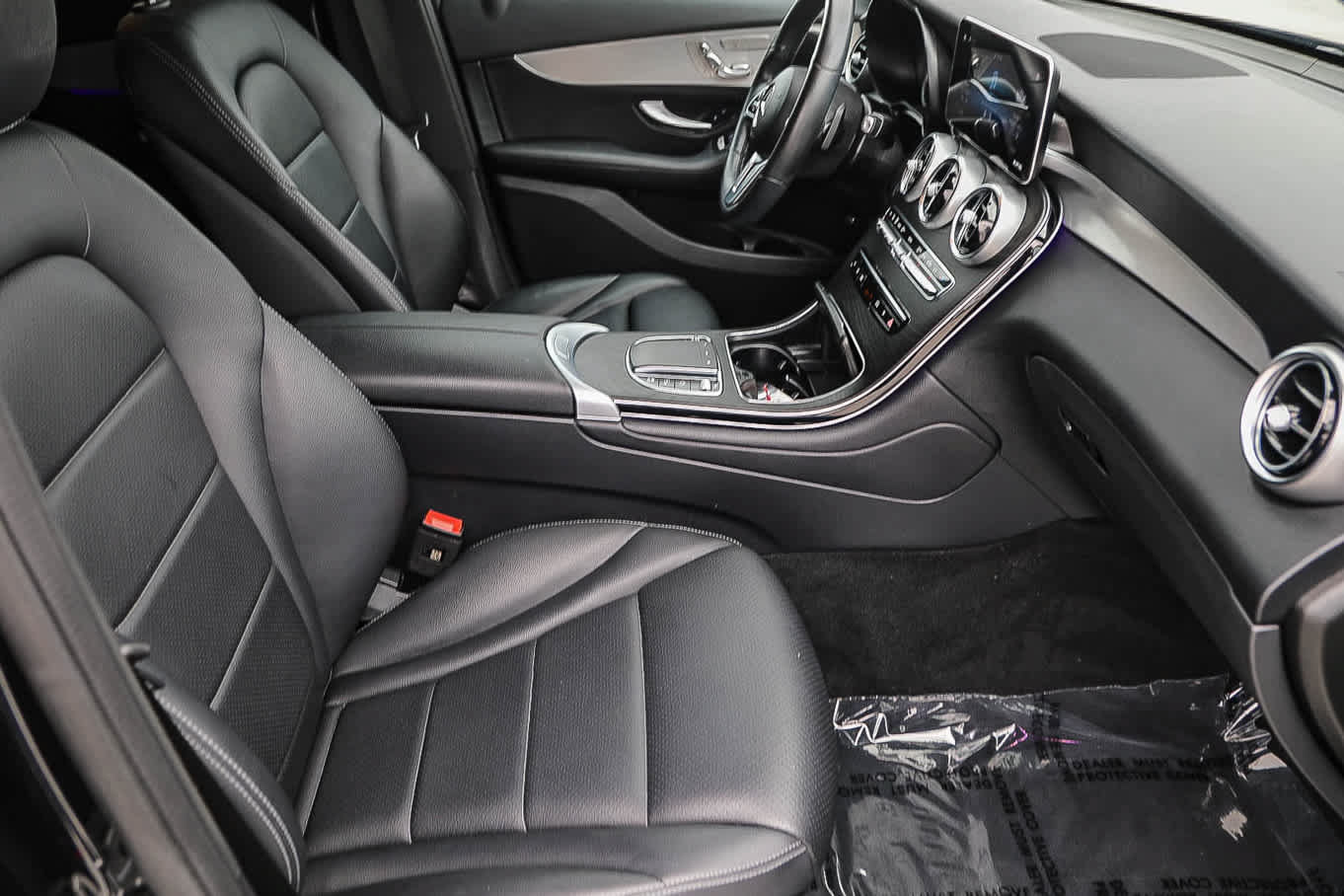 Used 2022 Mercedes-Benz GLC 300 4MATIC Coupe image 15