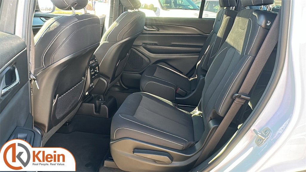 Used 2024 Jeep Grand Cherokee L Laredo w/ Luxury Tech Group I image 25