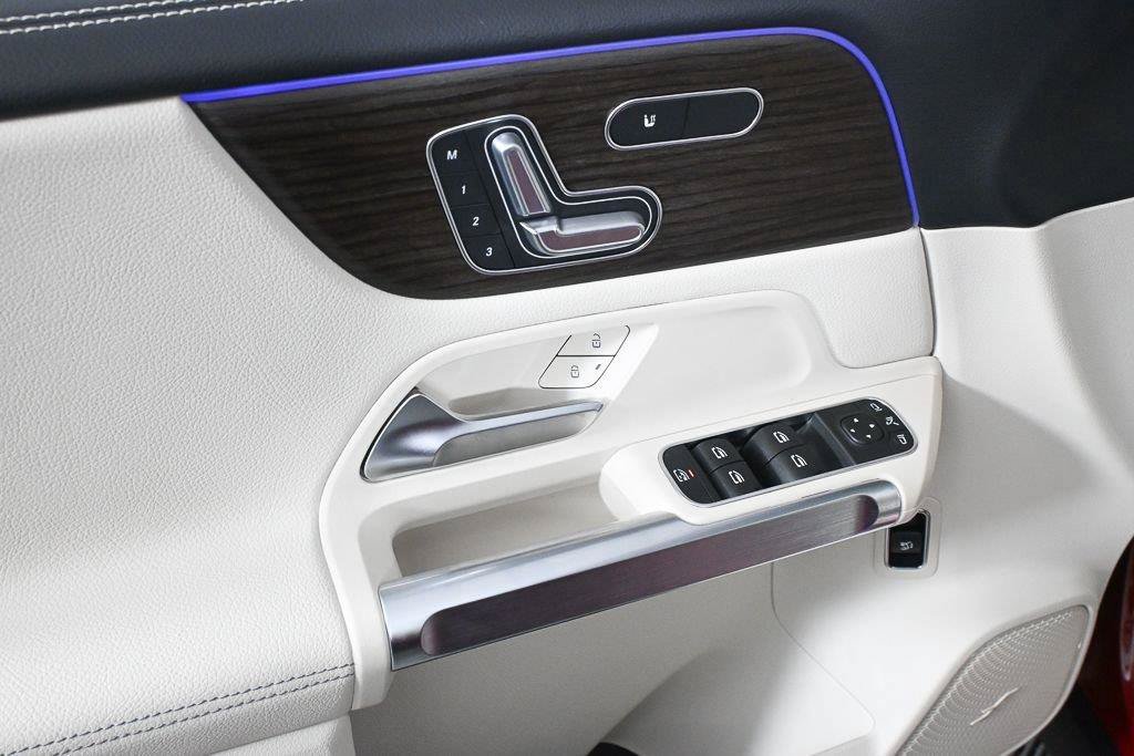 New 2026 Mercedes-Benz GLB 250 image 8