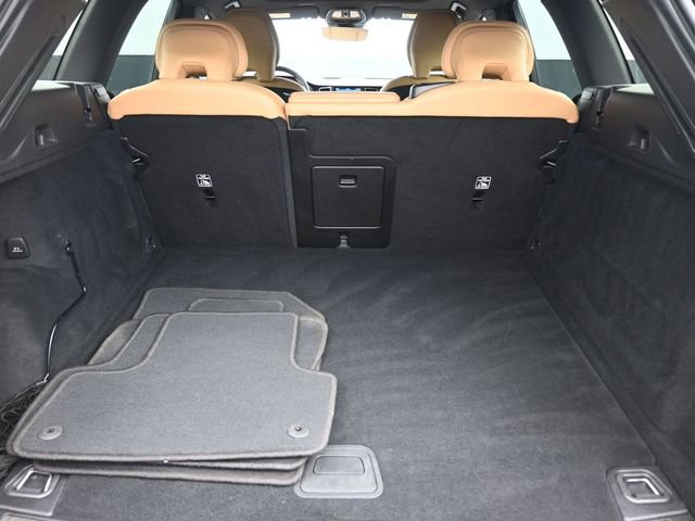 Used 2023 Volvo XC60 B6 Ultimate w/ Climate Package image 33