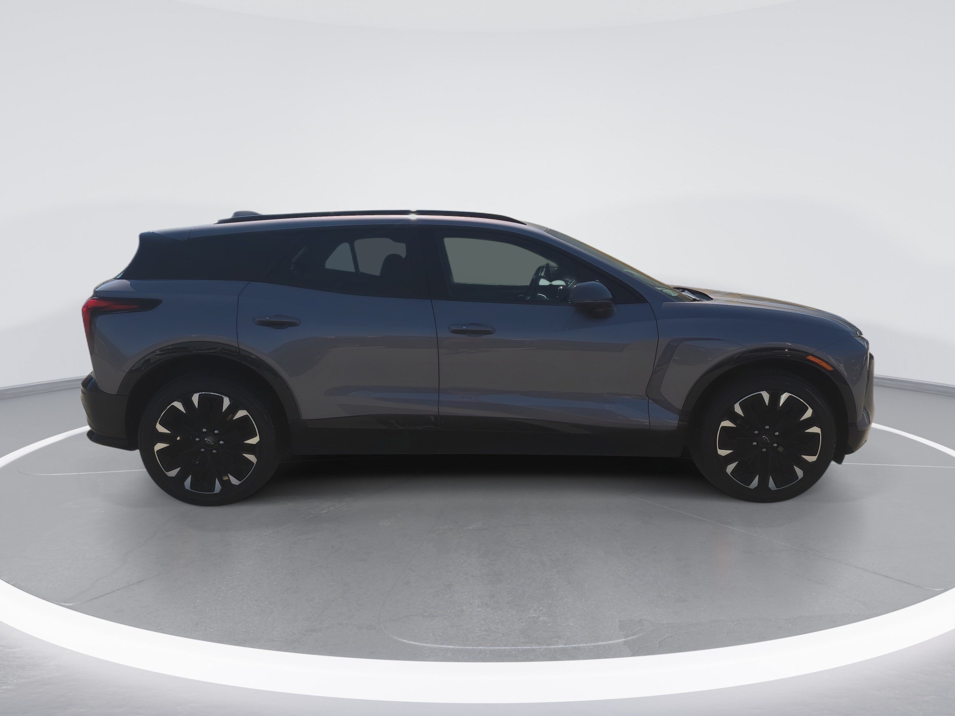 Used 2024 Chevrolet Blazer EV RS AWD/4WD image 2