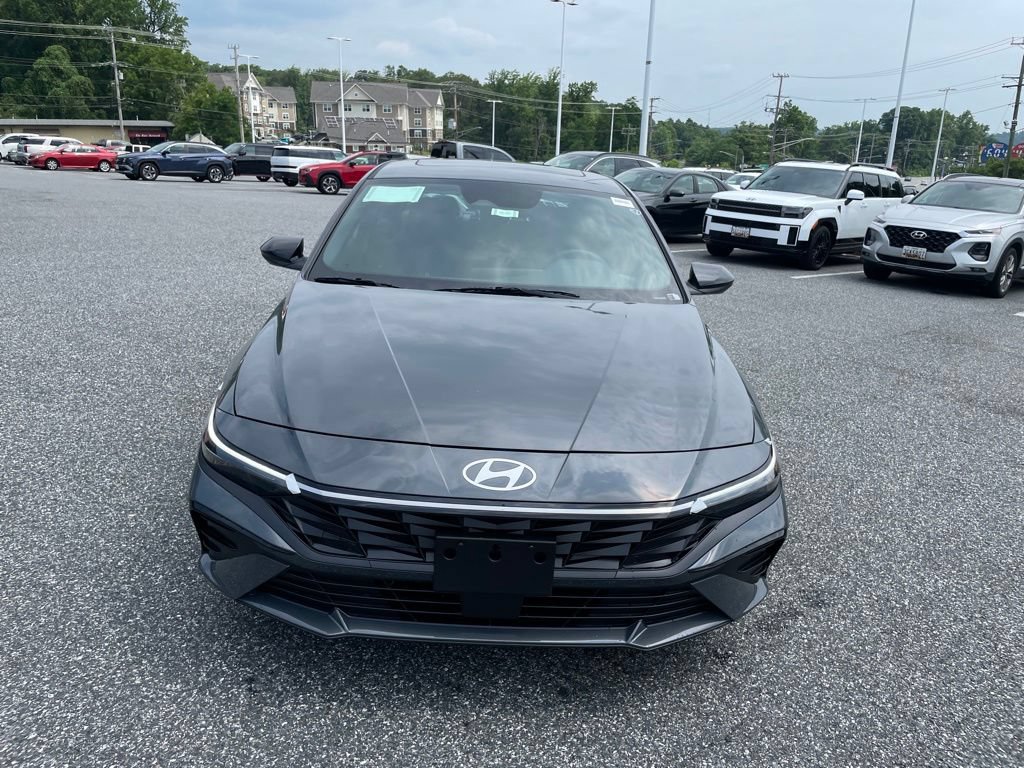 New 2026 Hyundai Elantra SEL Sport Premium FWD image 3