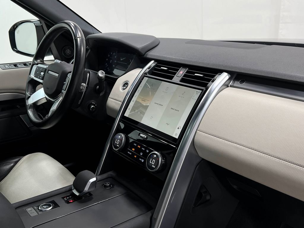 Used 2021 Land Rover Discovery S R-Dynamic image 21