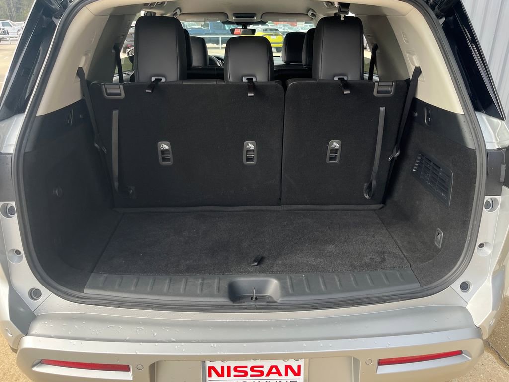Used 2025 Nissan Pathfinder SL image 27