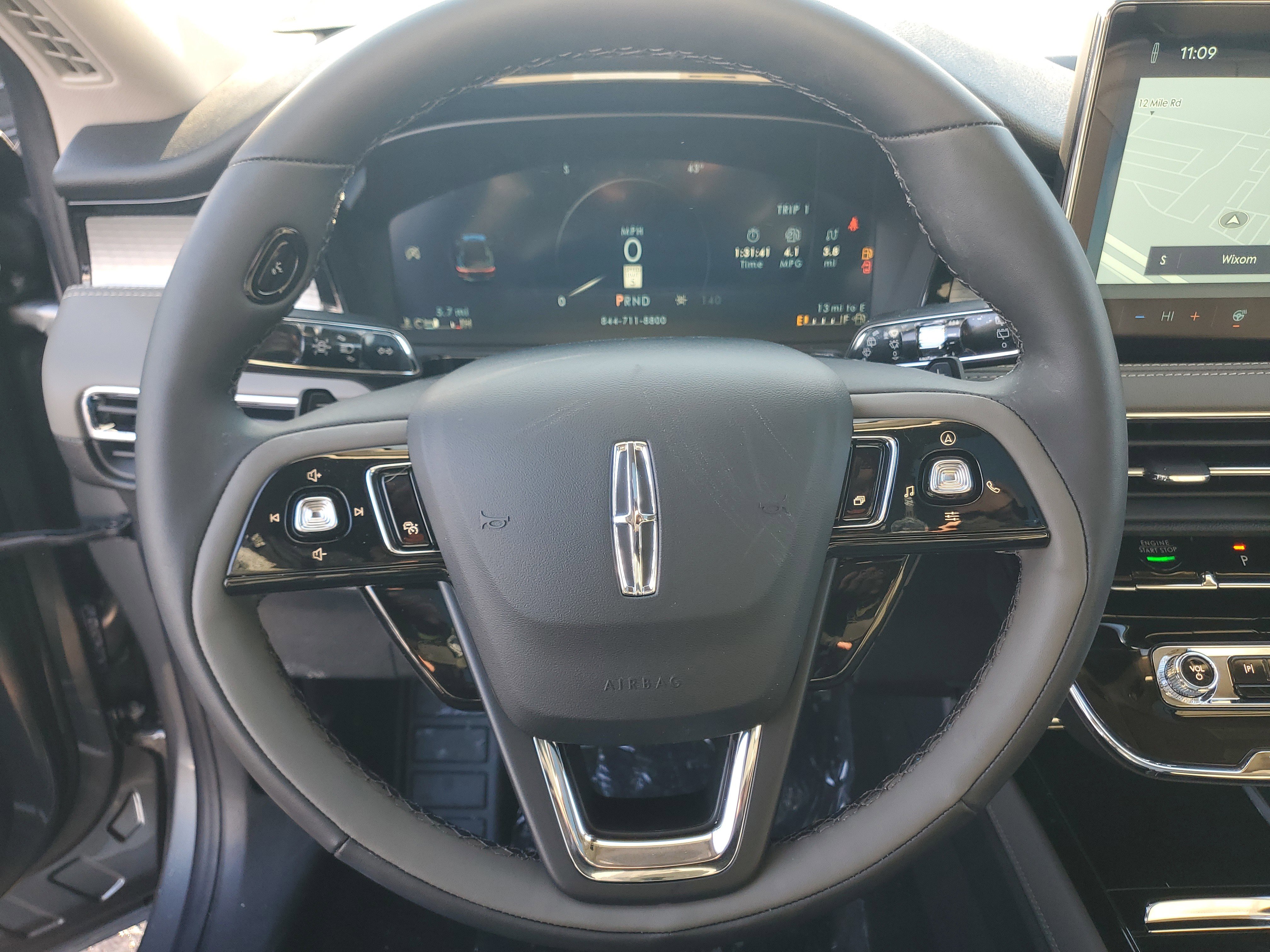 New 2026 Lincoln Corsair Premiere image 16