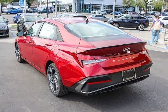 Certified 2025 Hyundai Elantra Sport FWD image 7