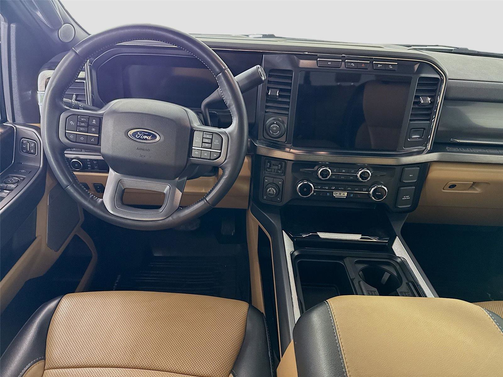 Used 2024 Ford F350 Lariat w/ Lariat Ultimate Package image 2