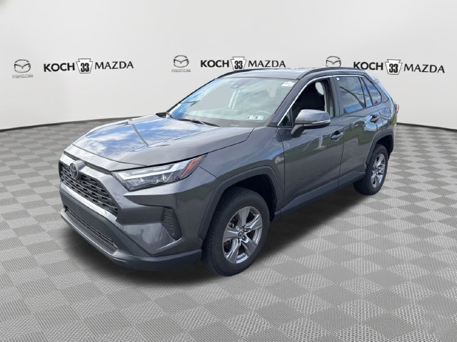 Used 2022 Toyota RAV4 XLE AWD/4WD image 3