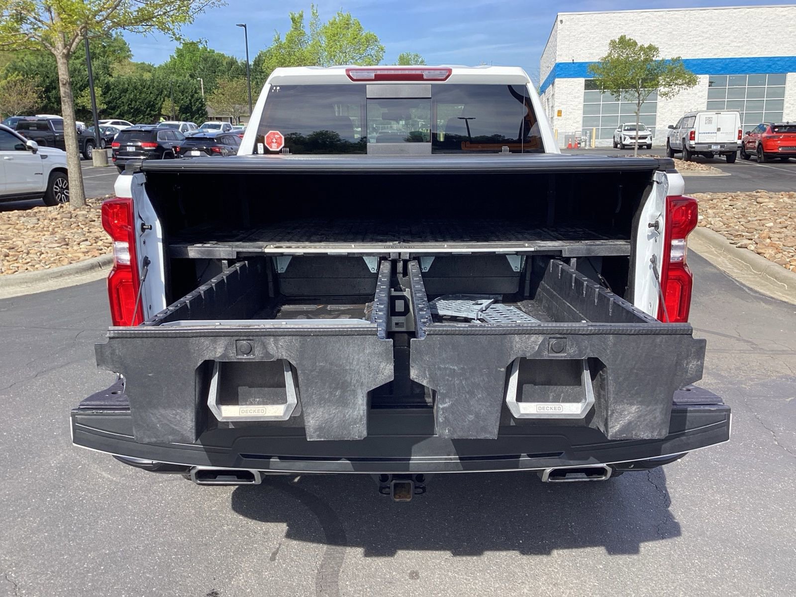 Used 2025 Chevrolet Silverado 1500 LT Trail Boss w/ Convenience Package II image 4