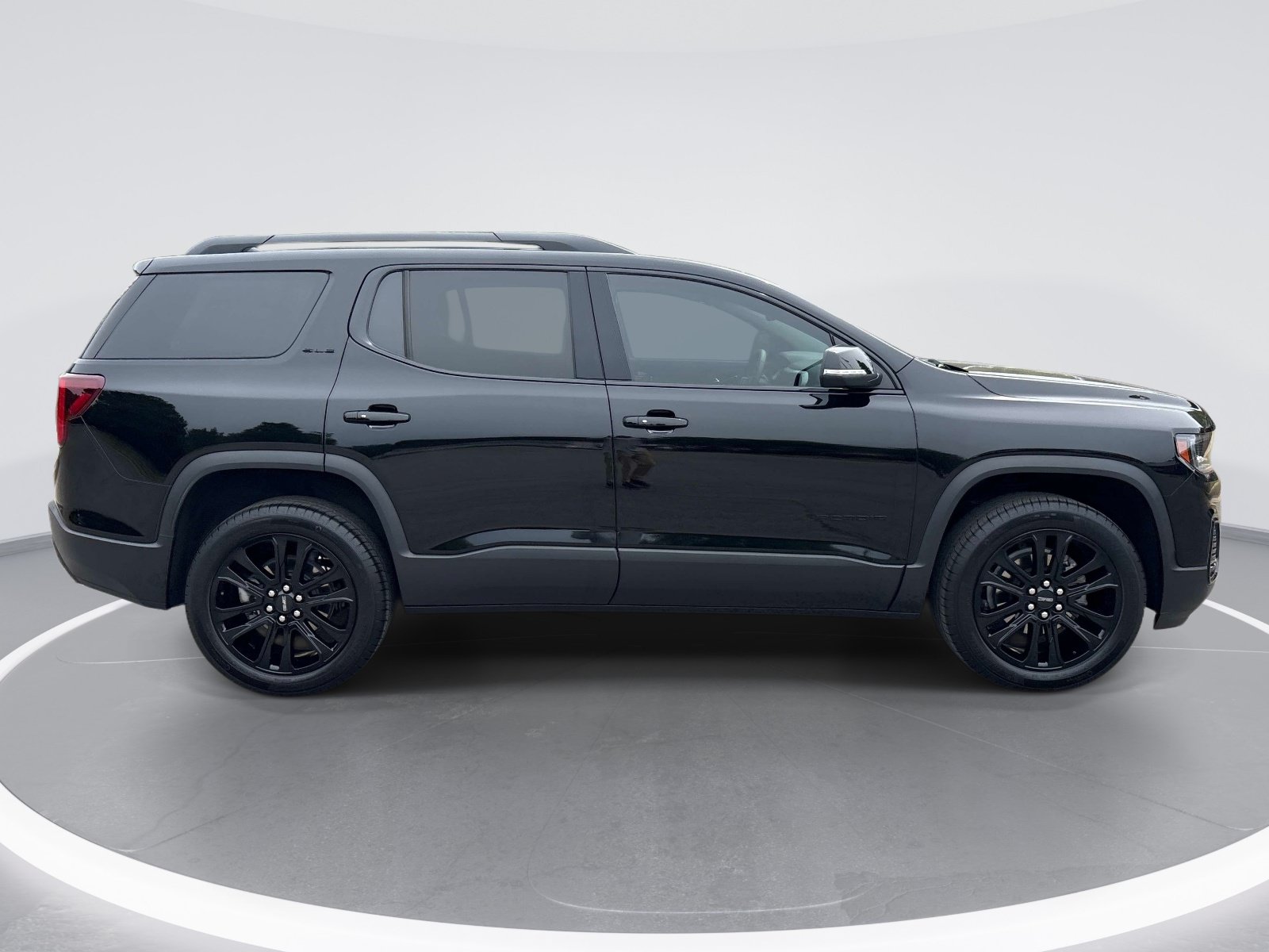Used 2023 GMC Acadia SLE w/ Driver Convenience Package FWD image 10