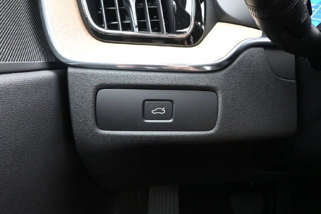 New 2027 Volvo XC60 B5 Core AWD/4WD image 26