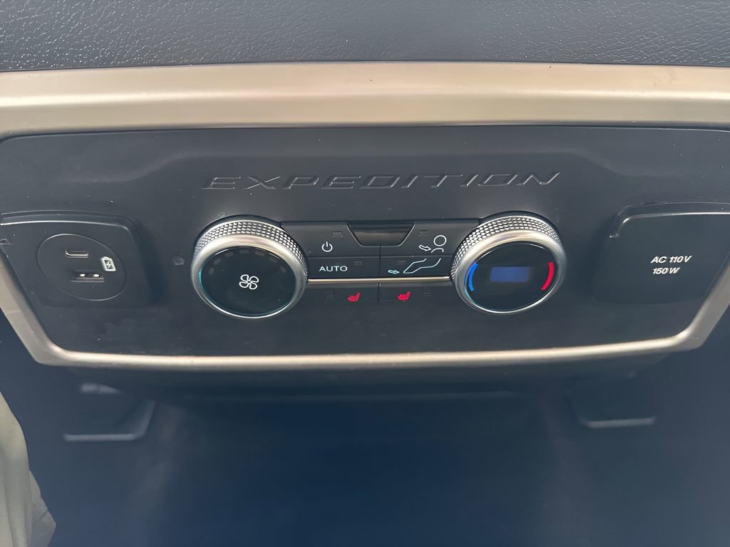 Used 2022 Ford Expedition Max Limited image 14