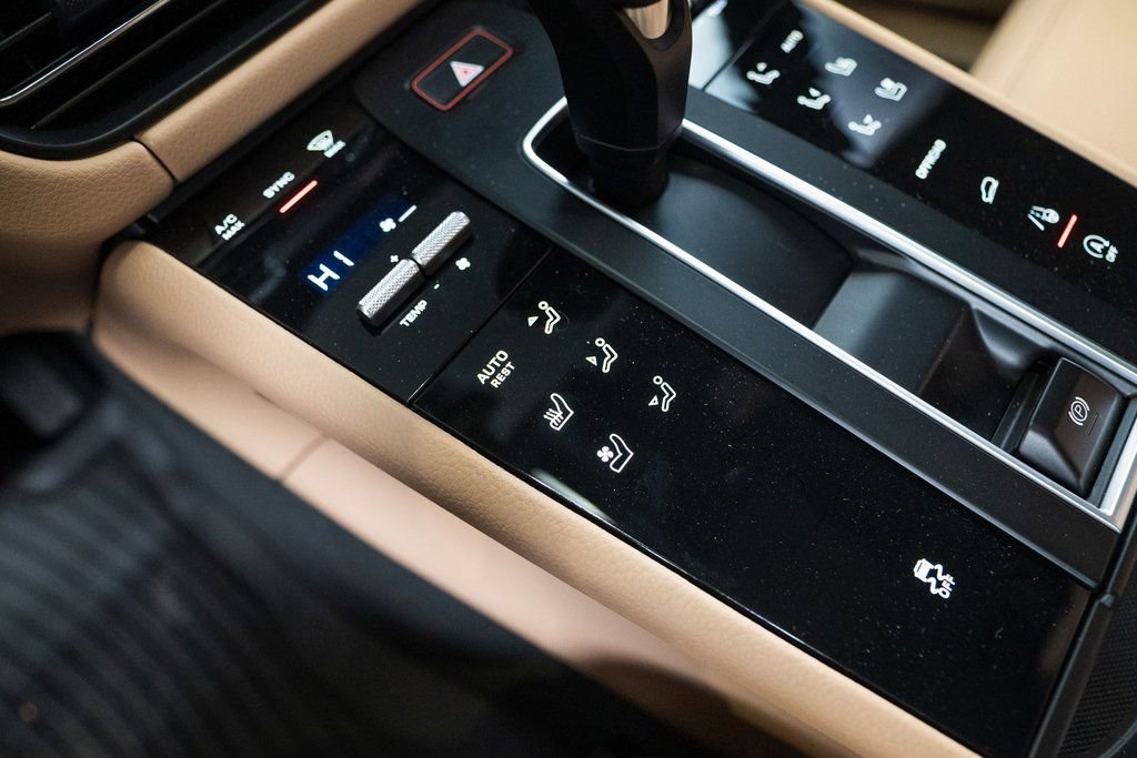 New 2026 Porsche Macan AWD/4WD image 25