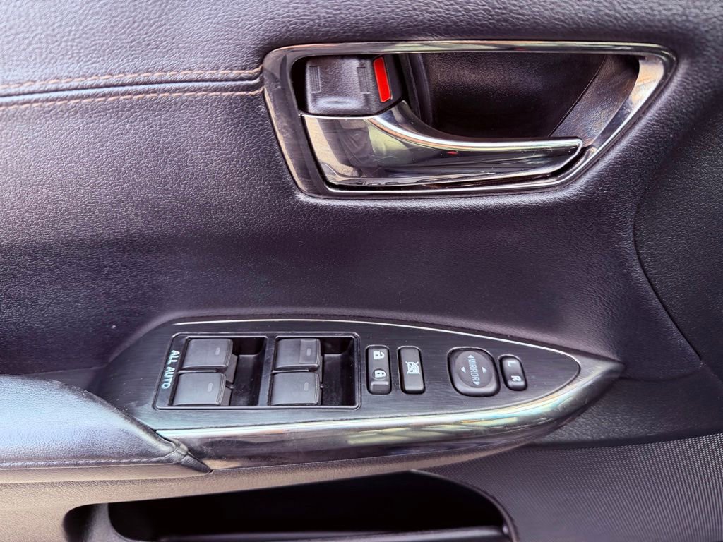 Used 2017 Toyota Avalon image 16