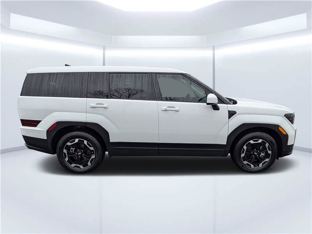 Used 2025 Hyundai Santa Fe SE image 2