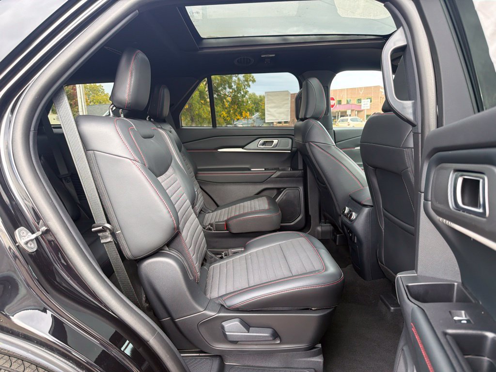New 2026 Ford Explorer ST-Line w/ ST-Line Street Pack AWD/4WD image 13