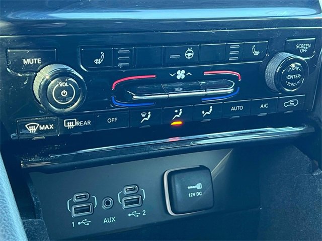 Used 2022 Jeep Grand Cherokee L Limited w/ Black Appearance Package image 27