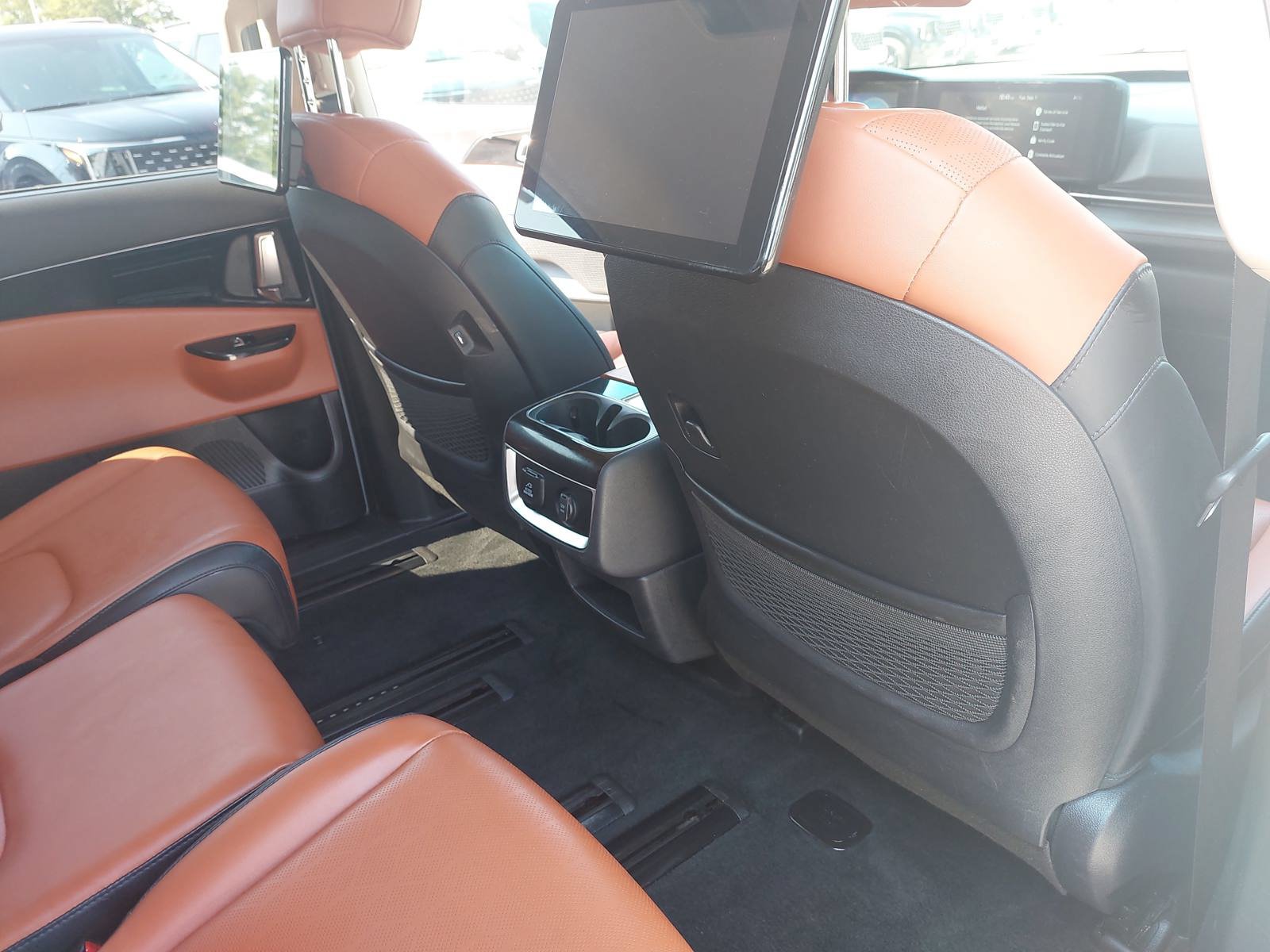 Used 2024 Kia Carnival SX FWD image 11