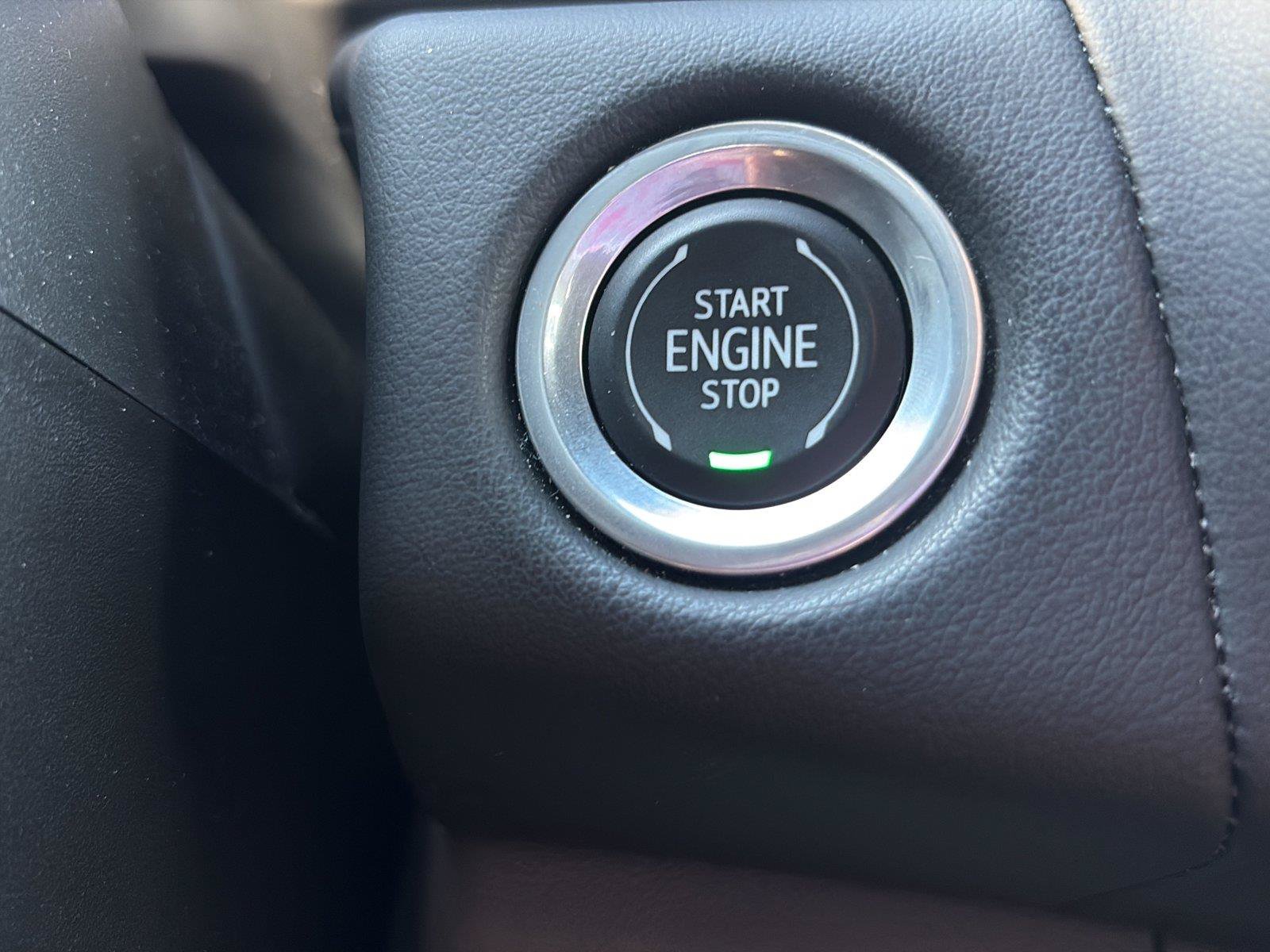 Used 2023 Chevrolet Tahoe Premier AWD/4WD image 38
