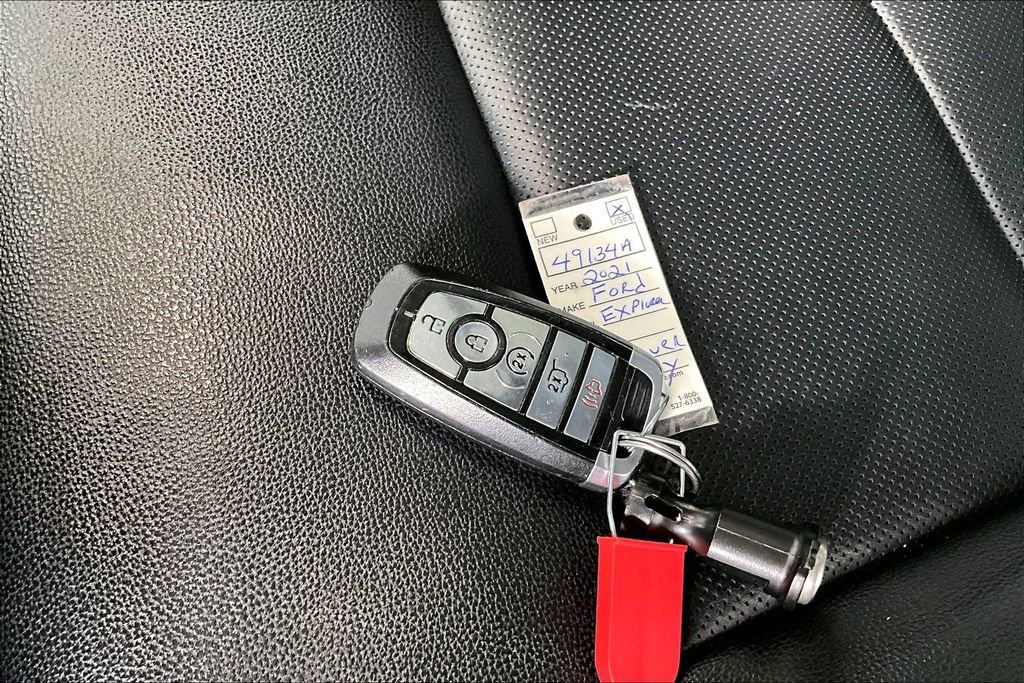 Used 2021 Ford Explorer Limited w/ Equipment Group 301A image 10