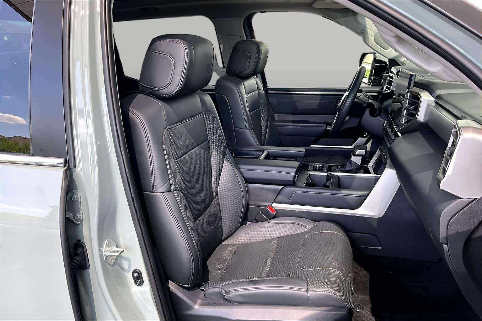 Used 2024 Toyota Tundra Limited AWD/4WD image 9