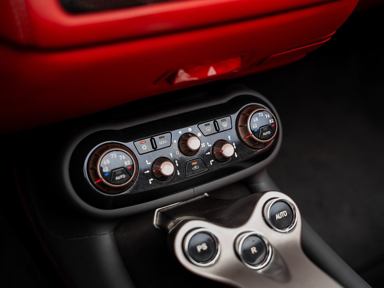 Used 2010 Ferrari California RWD image 53