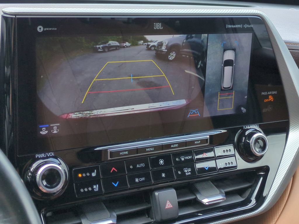 Used 2021 Toyota Highlander Platinum FWD image 25