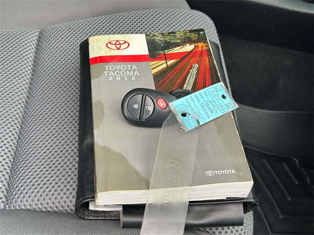 Used 2012 Toyota Tacoma 4x4 Double Cab image 5