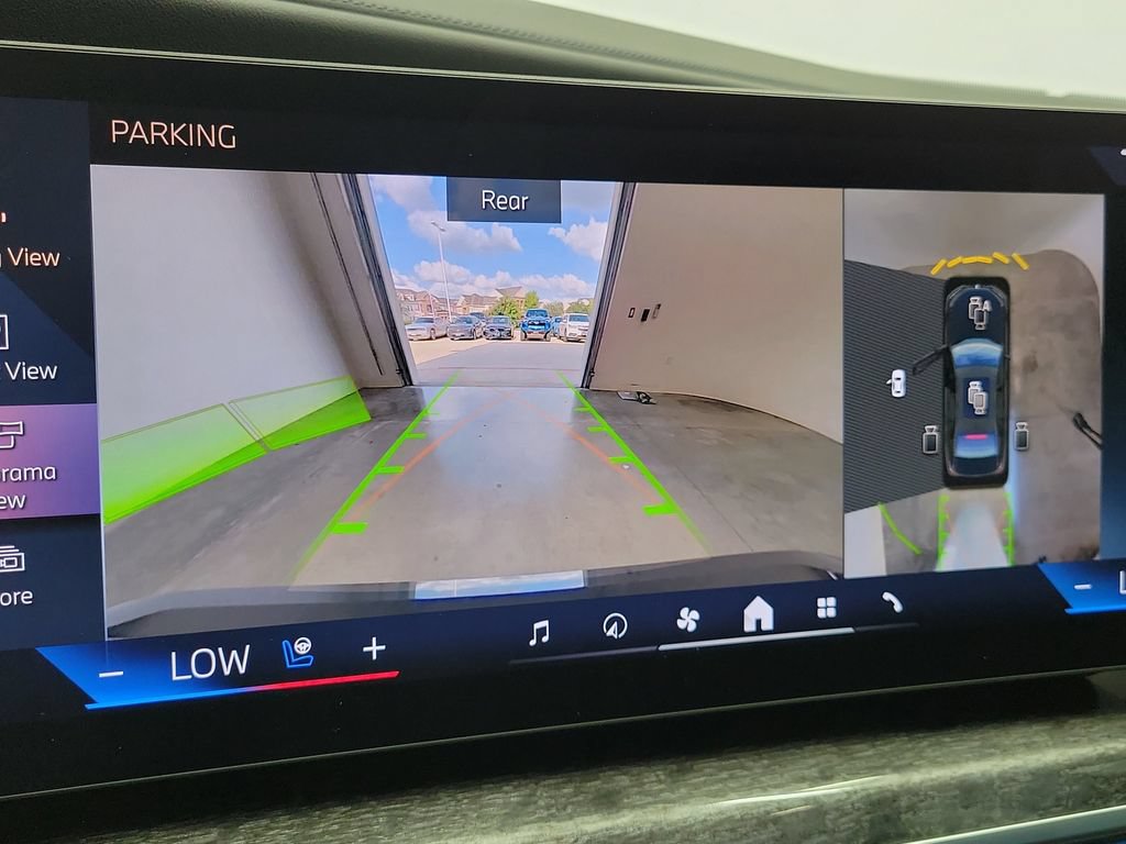 Used 2025 BMW 740i RWD image 28