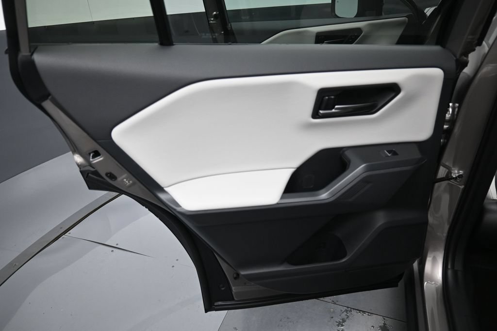 Used 2026 Toyota RAV4 Limited AWD/4WD image 32