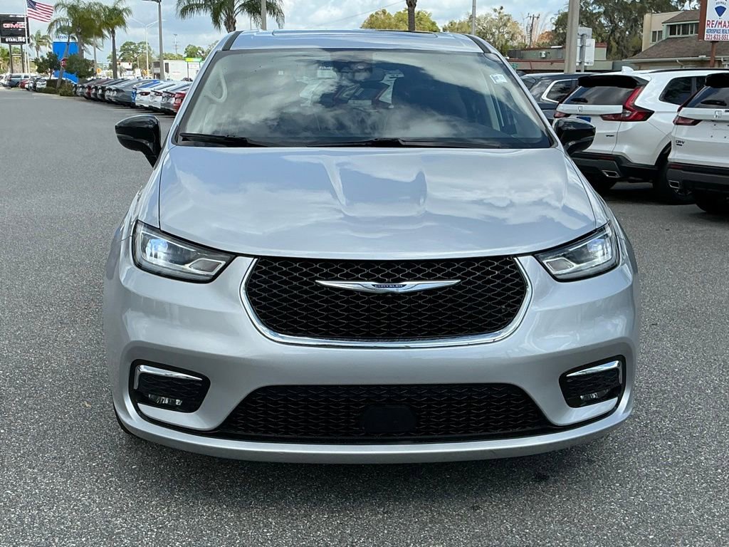 Used 2024 Chrysler Pacifica Limited image 11