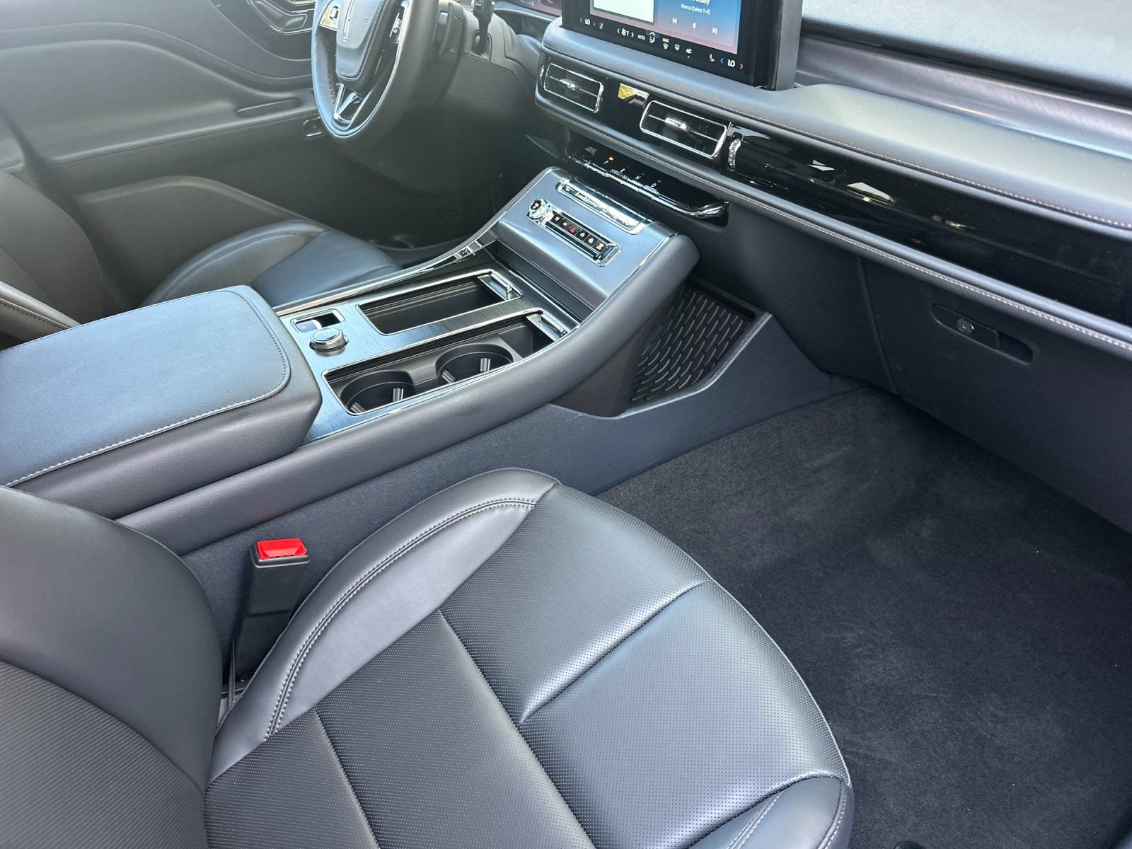 New 2026 Lincoln Aviator 2WD image 14