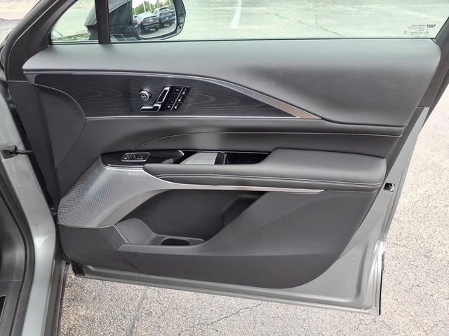 Used 2025 Cadillac Lyriq Luxury w/ LPO, Floor Liner Package AWD/4WD image 24