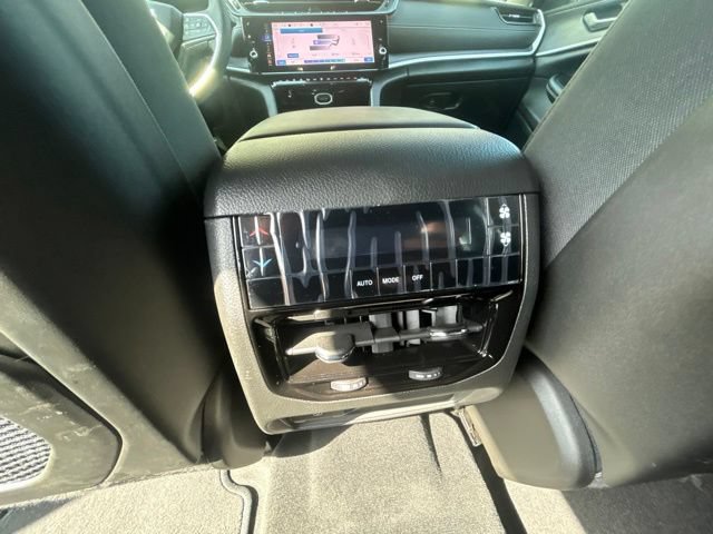Used 2026 Jeep Grand Cherokee L 4WD image 16
