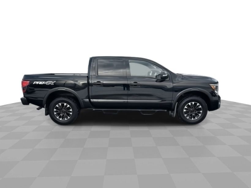 Used 2021 Nissan Titan PRO-4X w/ Pro-4x Convenience Package image 9