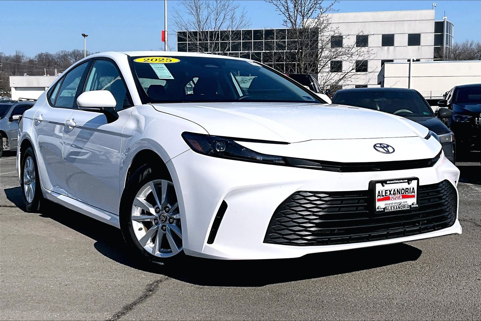 Used 2025 Toyota Camry LE image 2