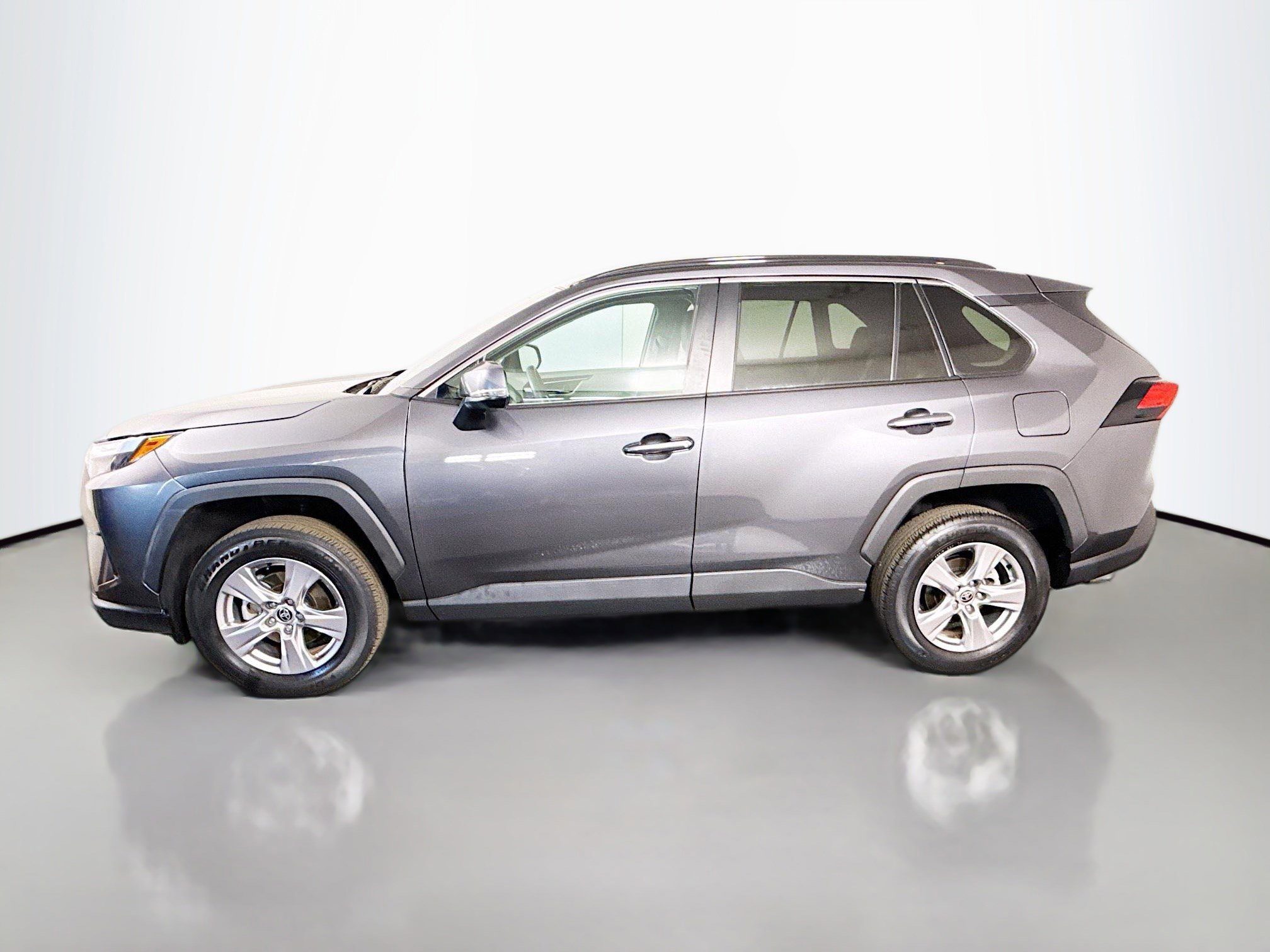 Used 2023 Toyota RAV4 XLE image 6