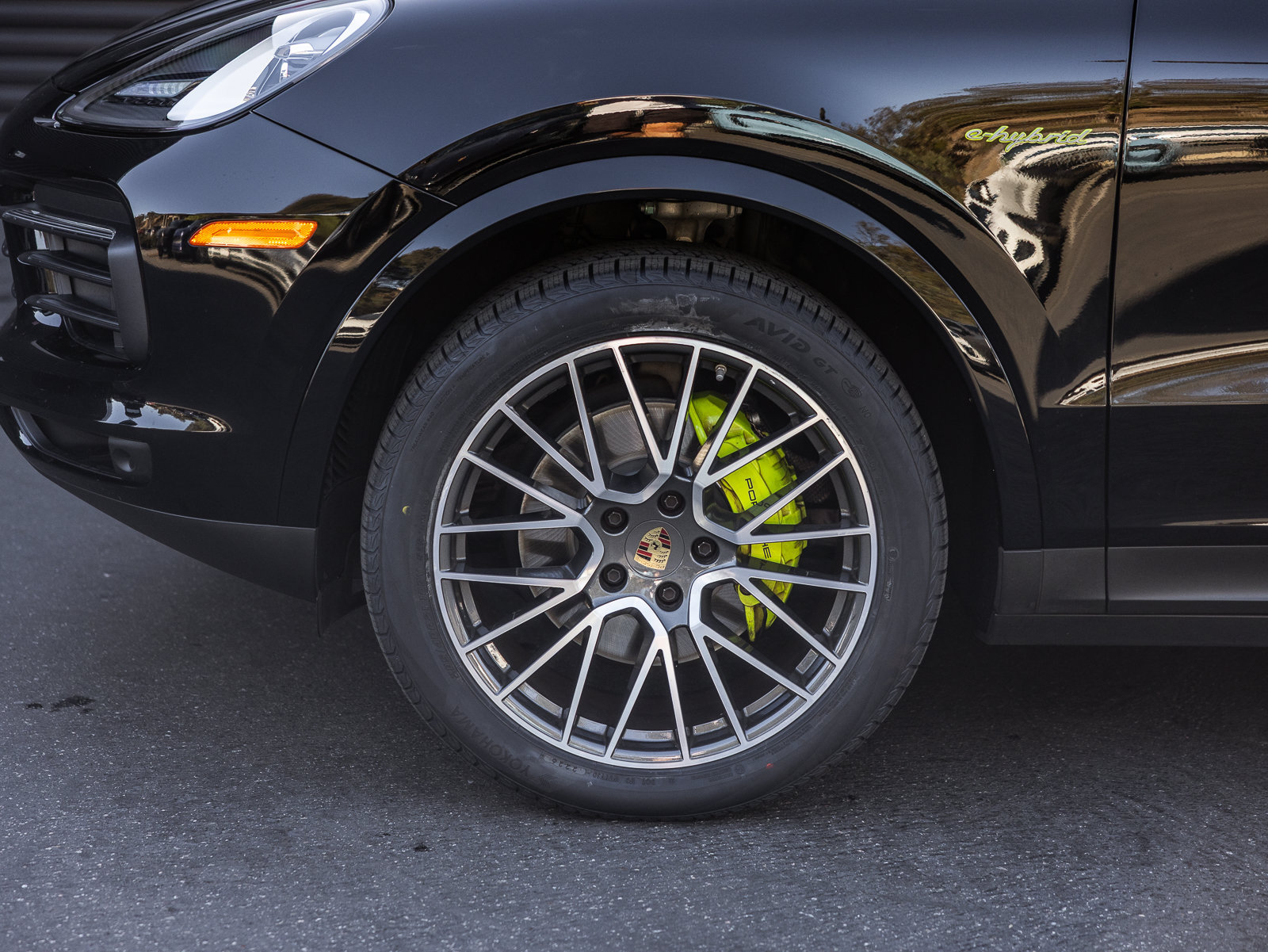 Certified 2023 Porsche Cayenne Platinum Edition AWD/4WD image 11