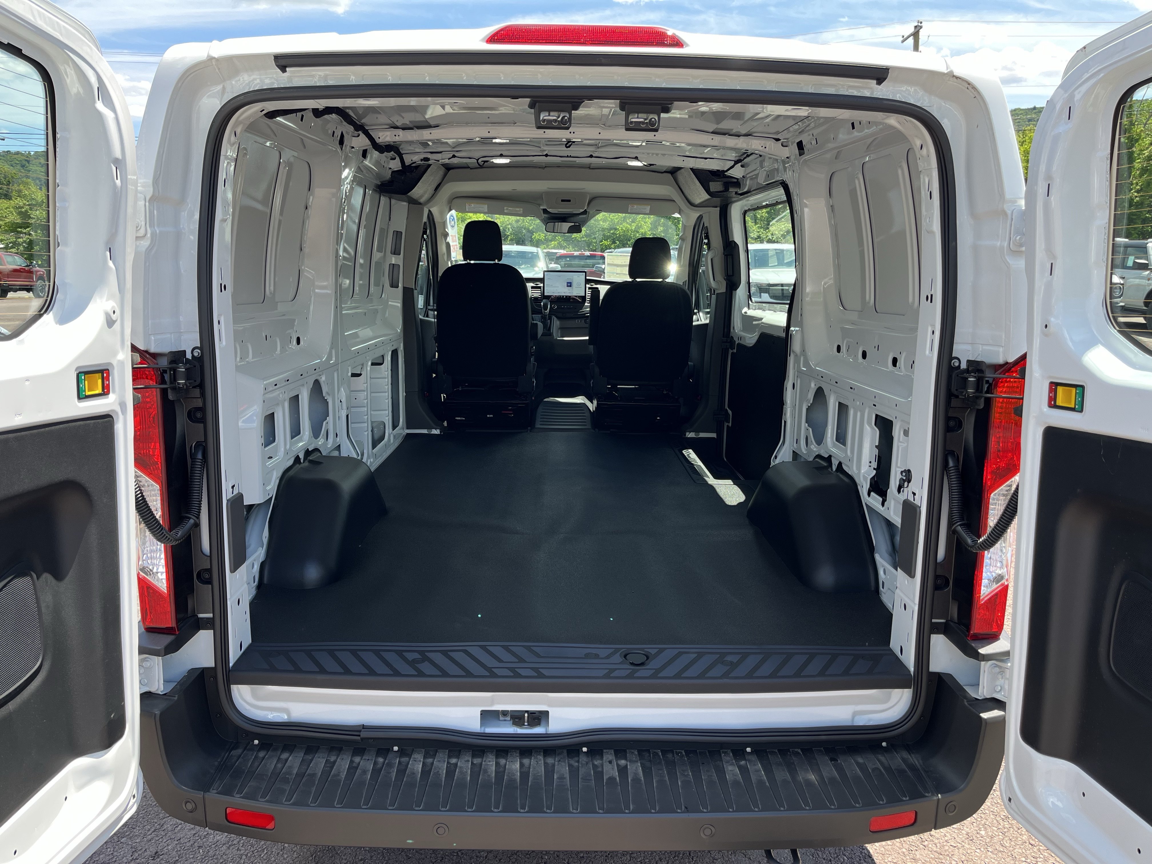 New 2026 Ford Transit 150 Low Roof RWD image 22