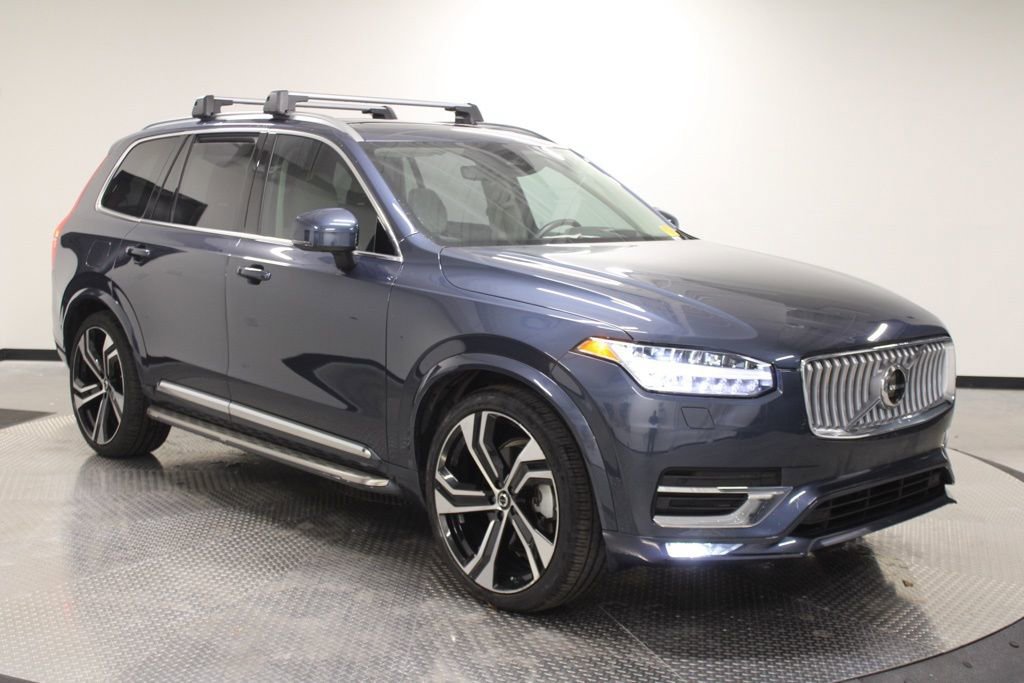 Used 2024 Volvo XC90 B6 Ultimate w/ Lounge Package image 9