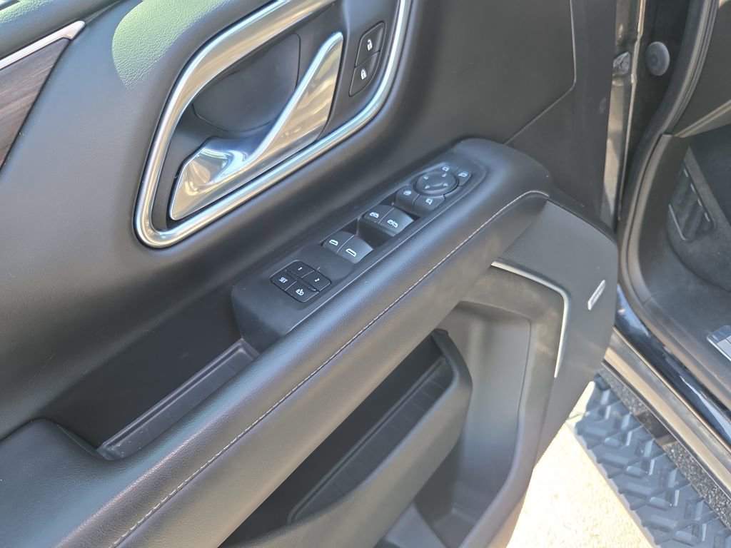 Certified 2021 Chevrolet Suburban Z71 w/ Z71 Signature Package AWD/4WD image 29