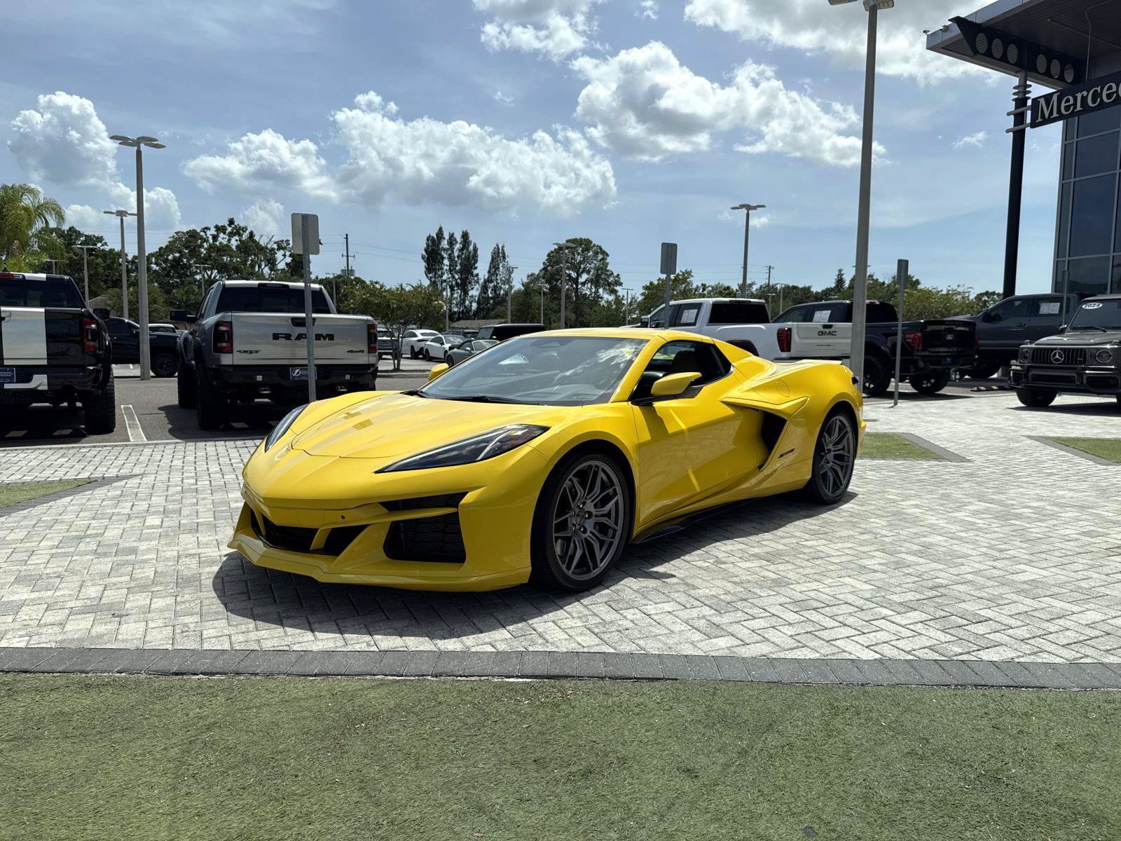 Used 2025 Chevrolet Corvette Z06 RWD image 12
