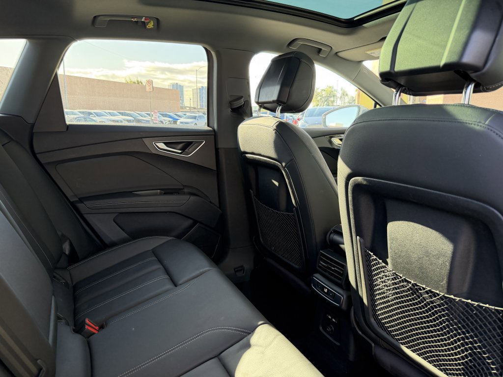 Used 2024 Audi Q4 e-tron Premium Plus w/ Premium Plus image 38
