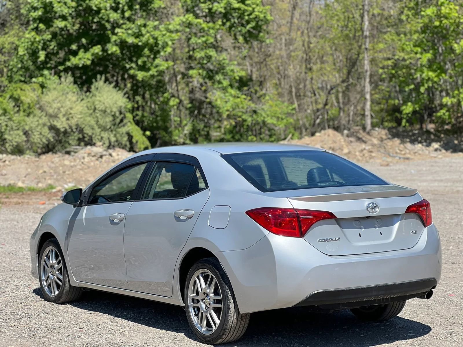 Used 2019 Toyota Corolla SE FWD image 4