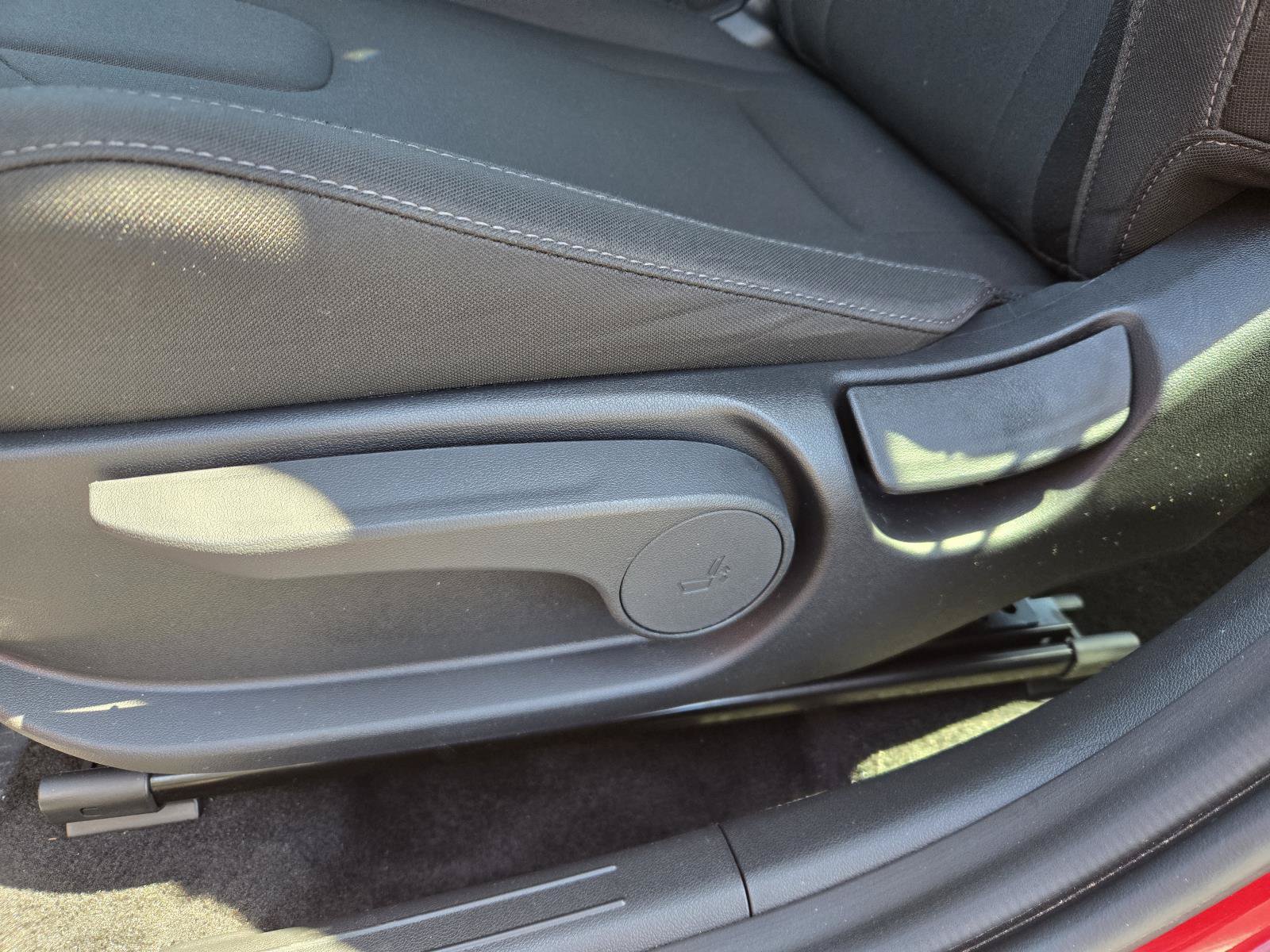 Used 2025 Hyundai Elantra Sport FWD image 22