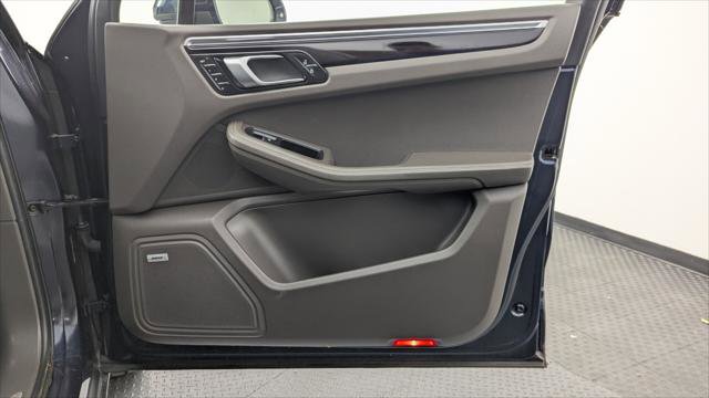 Used 2019 Porsche Macan S image 23